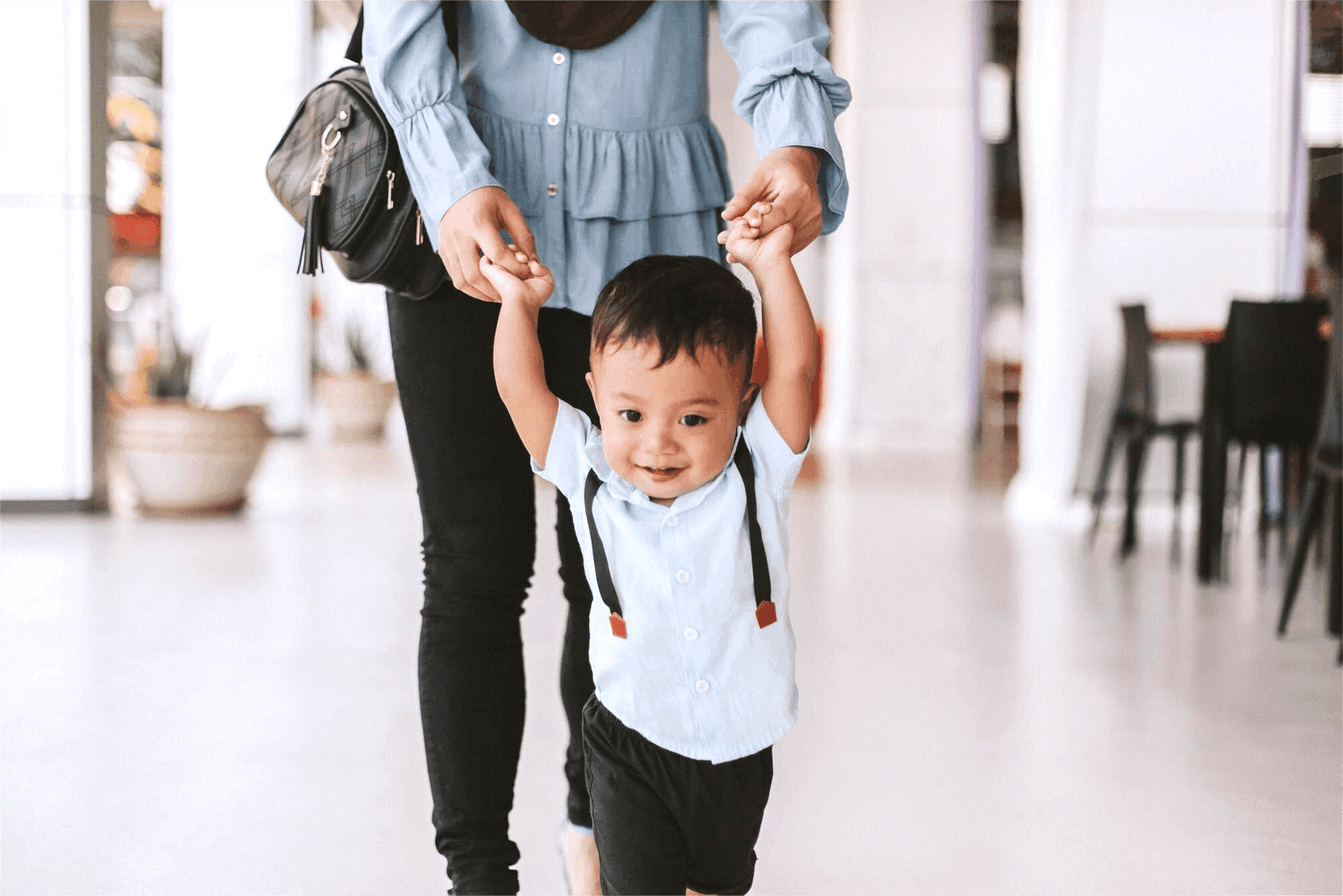 Image Content Life Event Menghantar Anak ke Pusat Jagaan